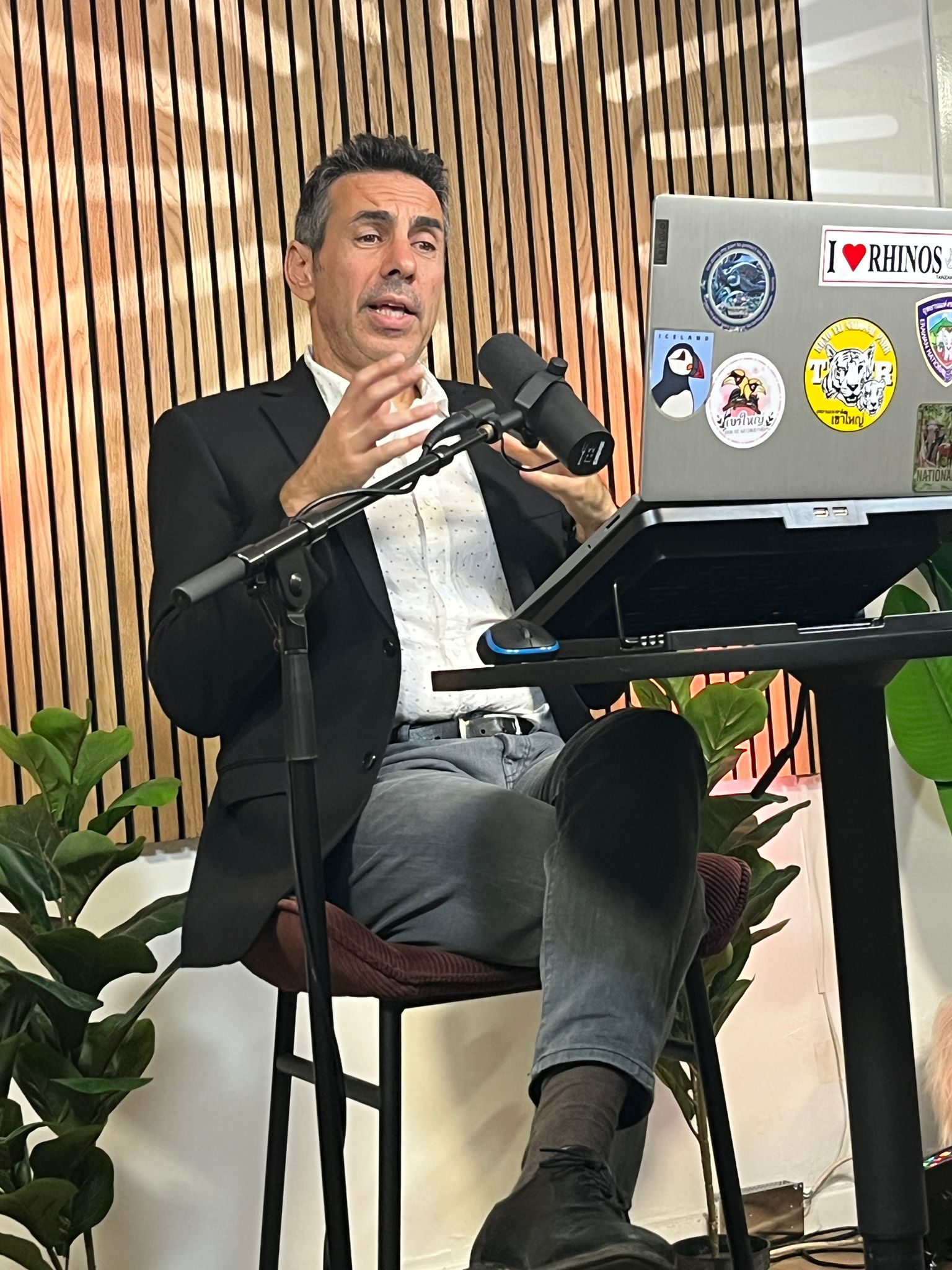 סטאפ תאורה וצילום קורסים 4K